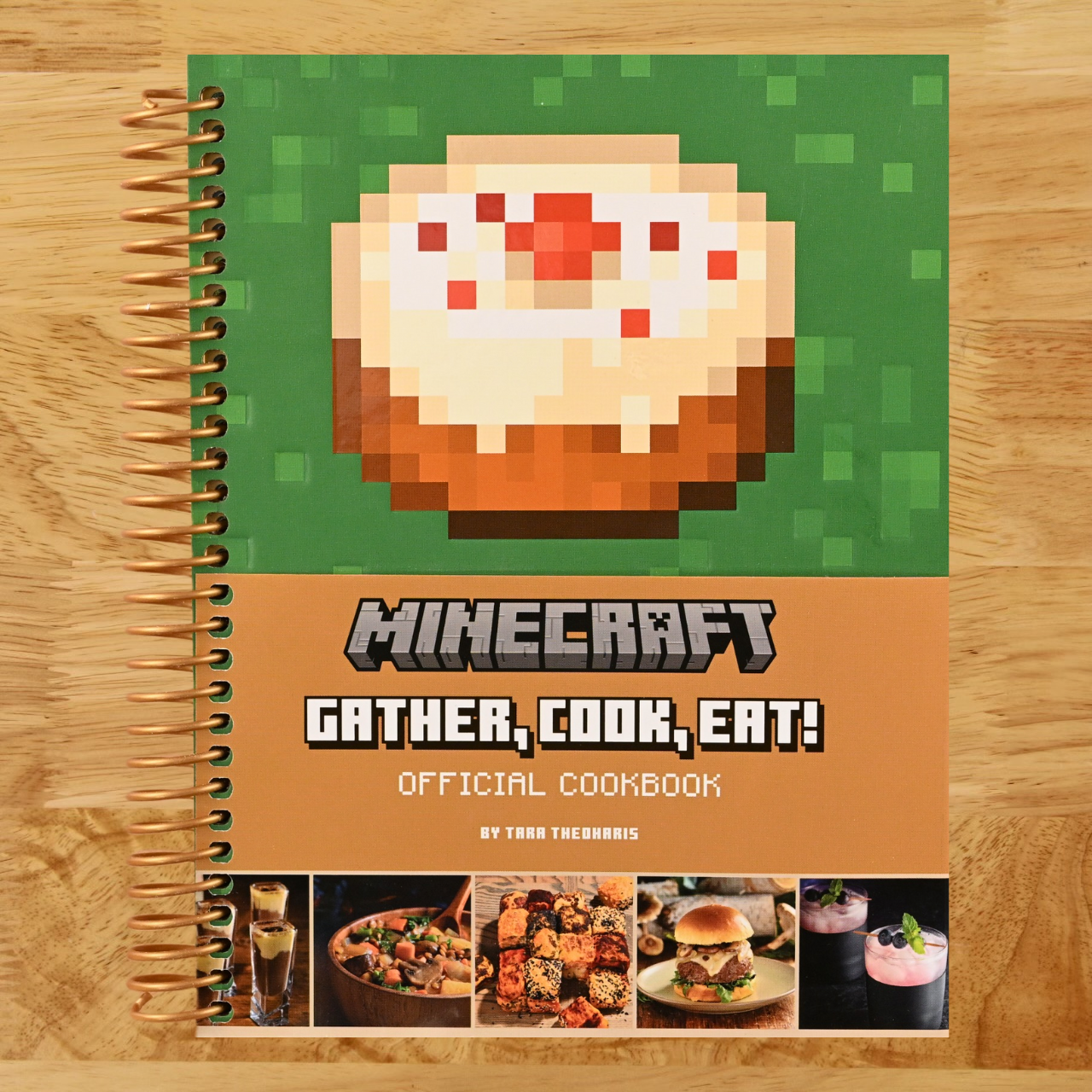 Minecraft: Gather, Cook, Eat! Official Cookbook (Gaming)